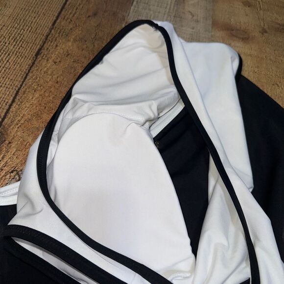 NWT Victoria’s Secret Color block Monokini One-Piece Swimsuit - Picture 9 of 10